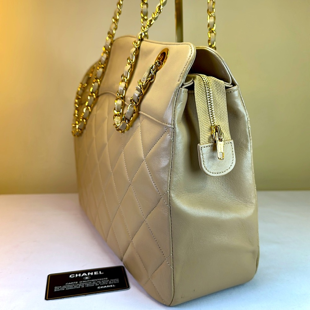 CHANEL XL Lambskin Beige Quilted Zip Top Card Series 1 1989-91 COA - Picture 3 of 16